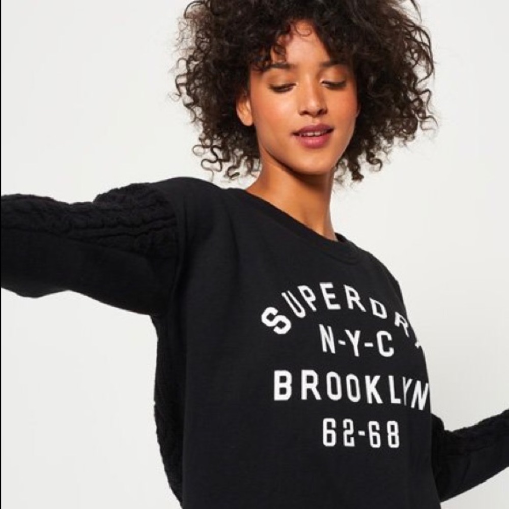 🌸Superdry women’s Fusion-Line logo sweater🌸